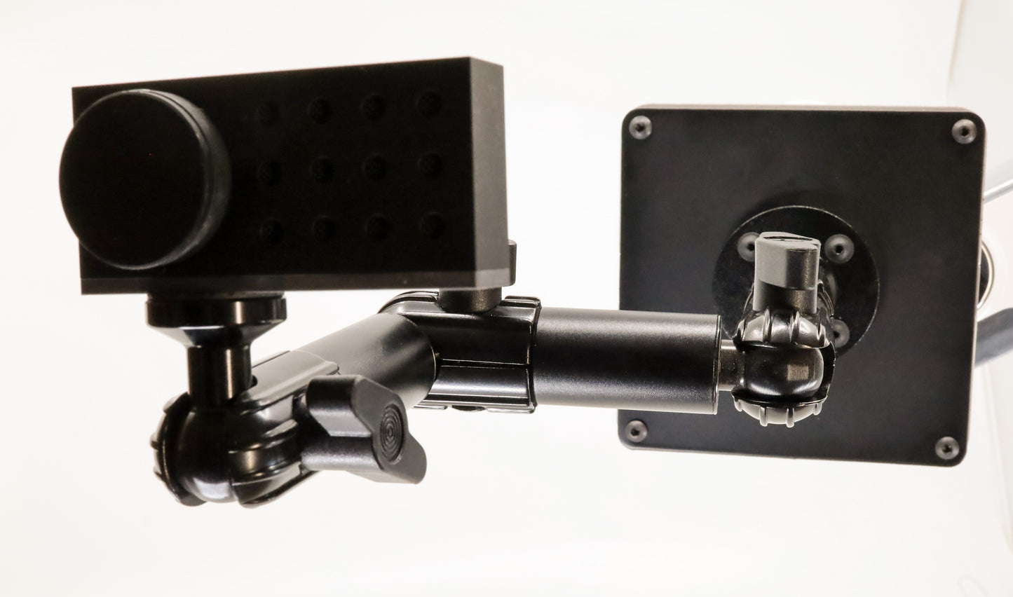 Elgato Wall Mount to VESA 100mm Adapter (Requires Elgato Wall Mount)